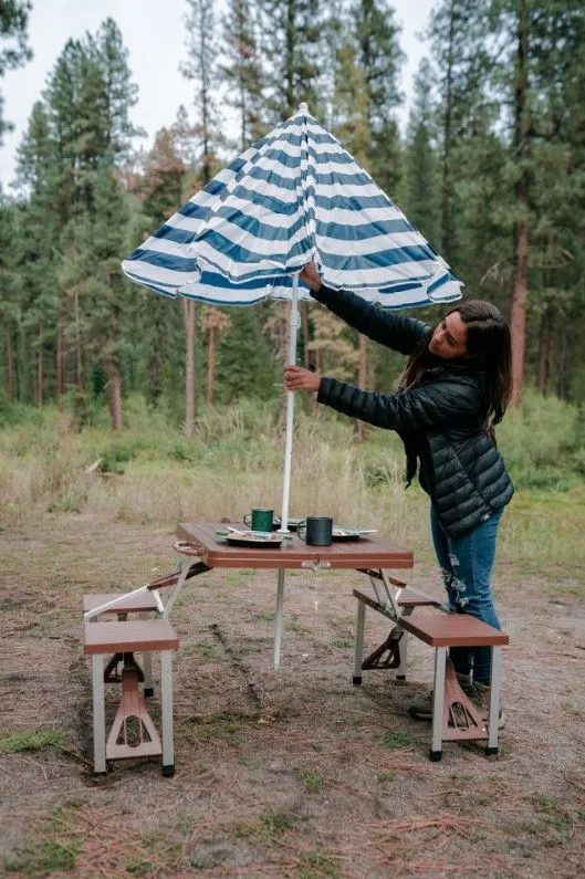 PICNIC TABLE AND UMBRELLA COMB